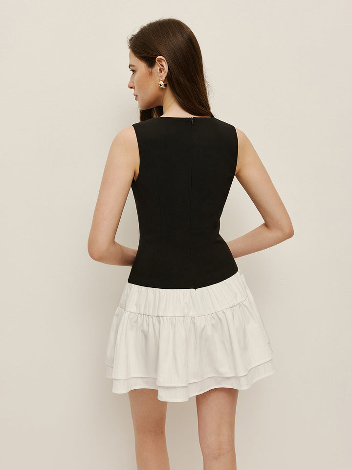 Zweifarbige ärmellose Kleid mit Stufen