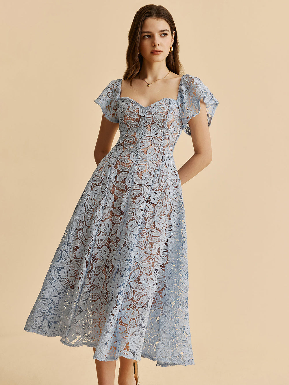 Kleid mit Herzausschnitt und Spitze