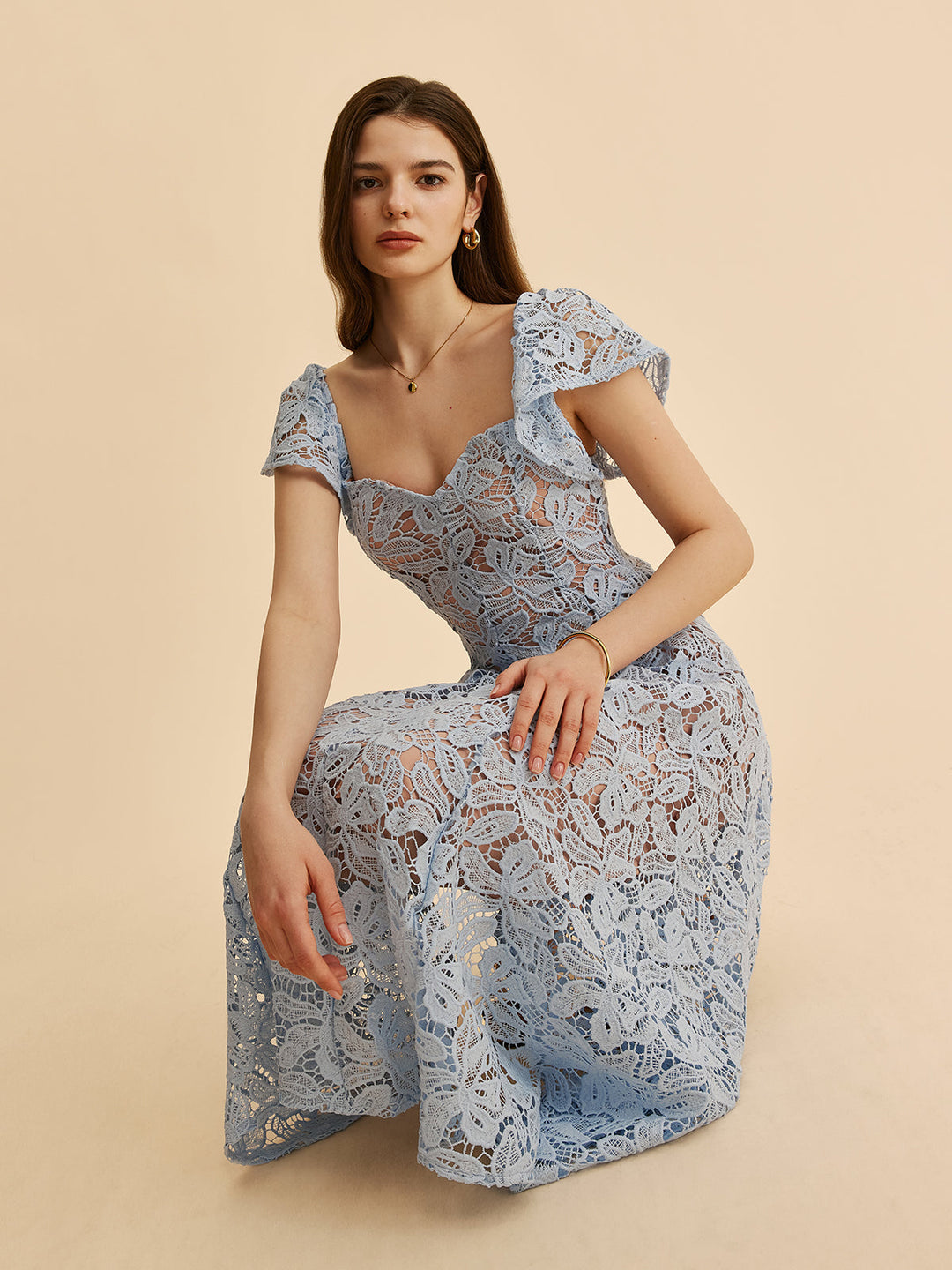 Kleid mit Herzausschnitt und Spitze