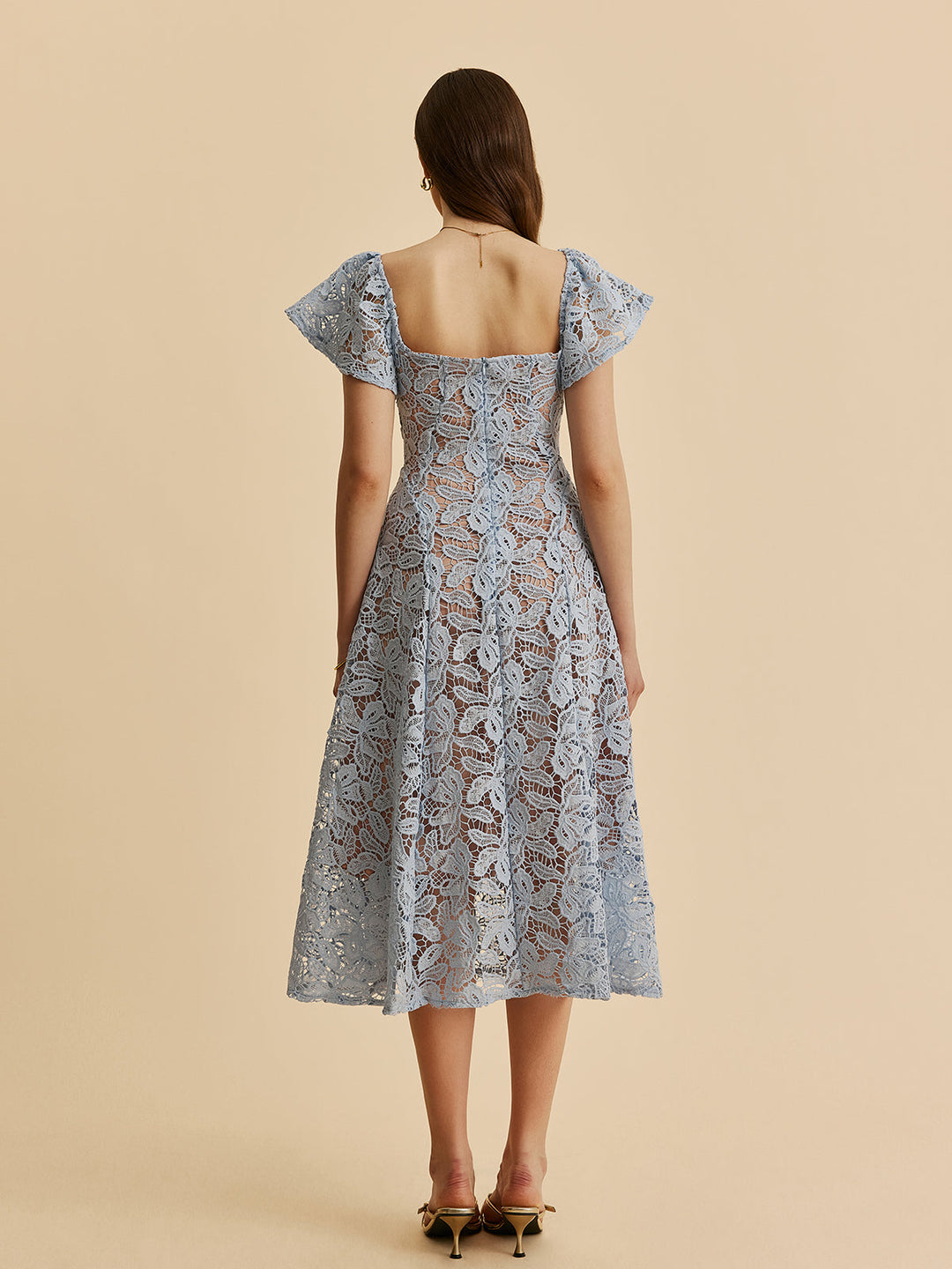 Kleid mit Herzausschnitt und Spitze