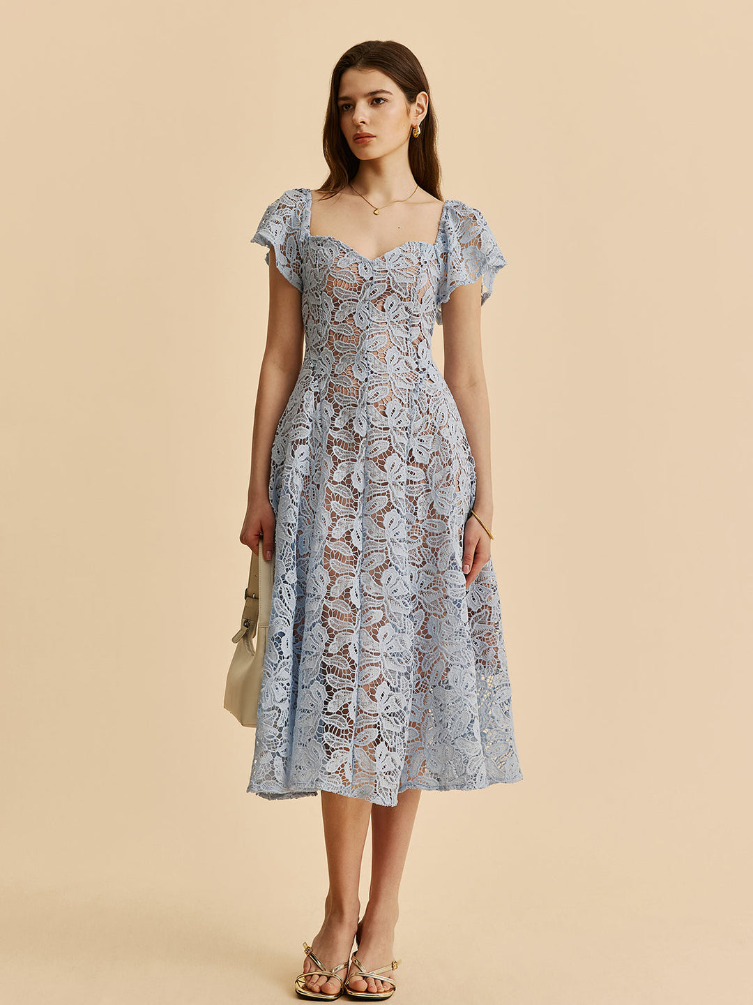 Kleid mit Herzausschnitt und Spitze