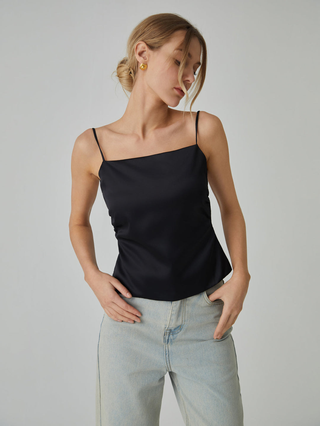 Geknotetes trägerloses Cami-Top