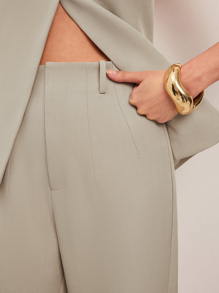 Hose mit weitem Bein und mittelhohem Bund