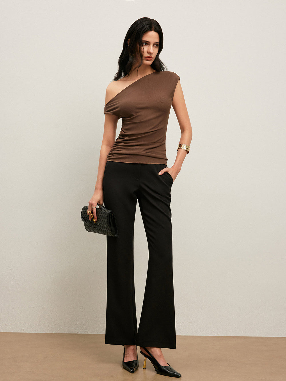 Gerüschtes One-Shoulder-Top