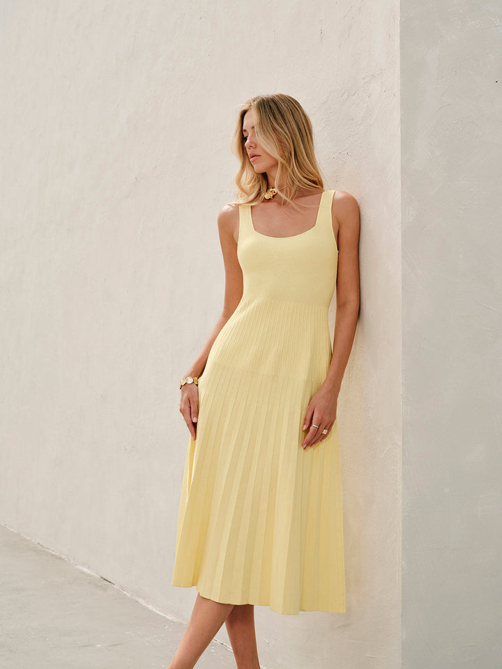 Strickkleid mit quadratischem Ausschnitt