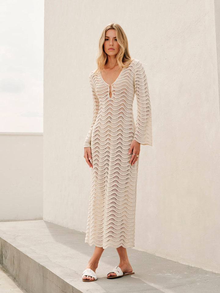 Strickkleid mit metallischen Cut-Outs und Bindegürtel