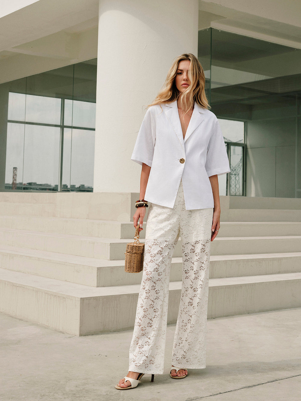 Baumwoll- & Leinen-Bluse mit Metallkragen