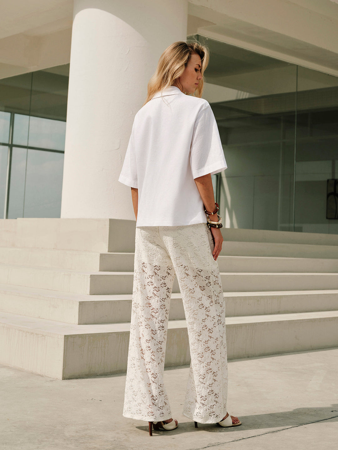 Baumwoll- & Leinen-Bluse mit Metallkragen