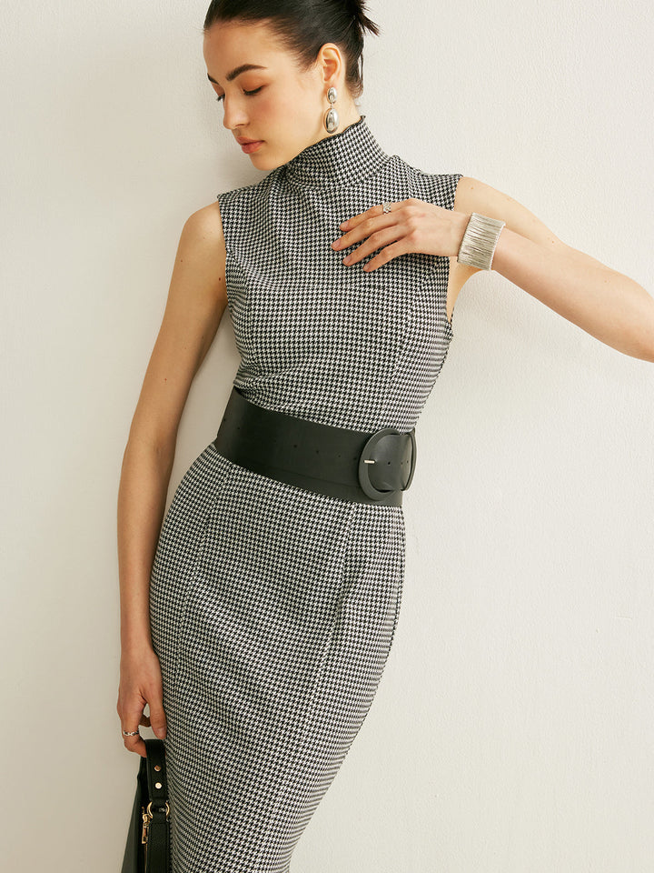 Gekleidetes Kleid mit Gürtel und Ärmellosem Kleid