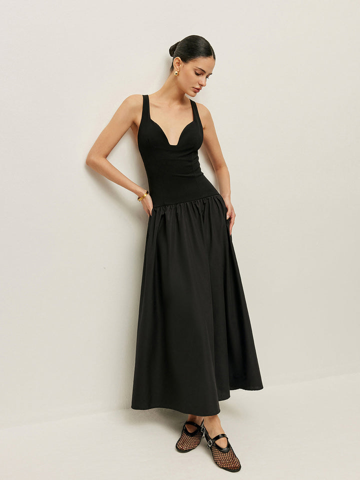 Kleid mit überkreuztem Rücken und Kontraststoff