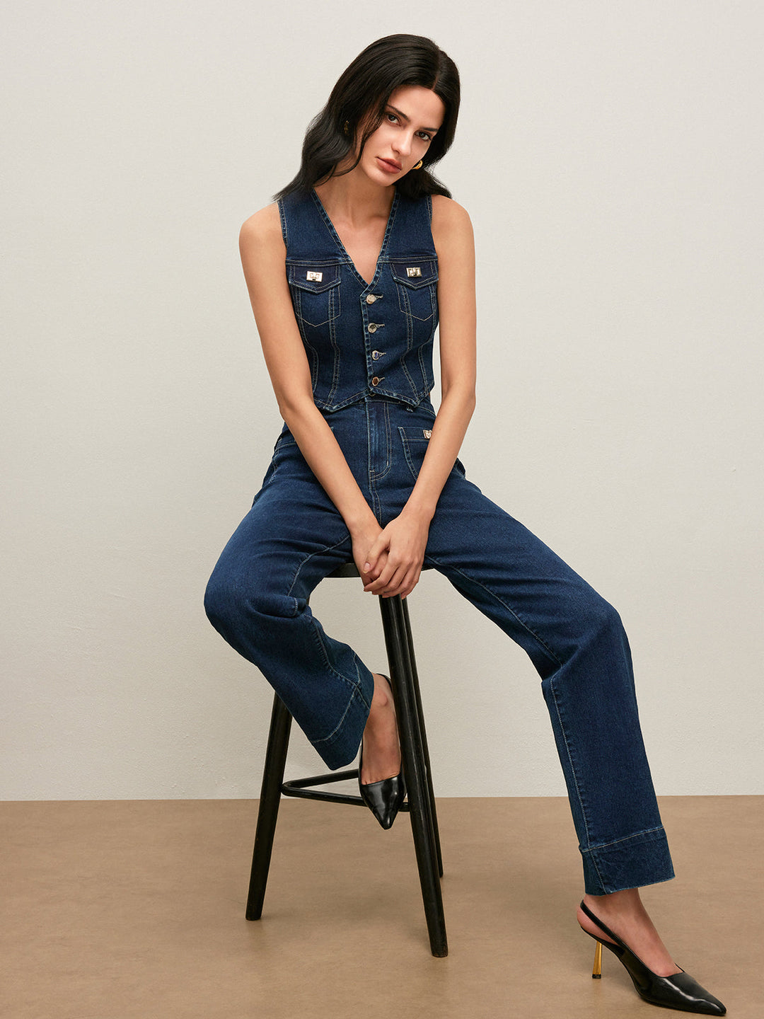 Klassische Jeans-Weste mit durchgehender Knopfleiste