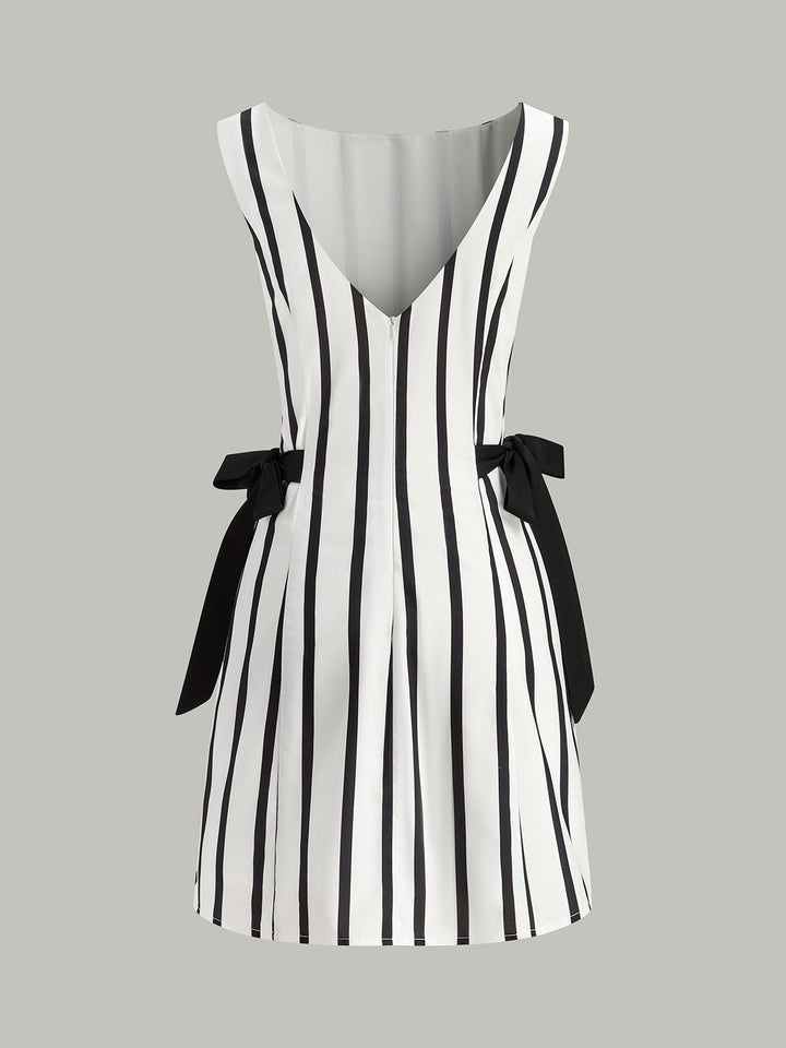 Gestreiftes rückenfreies doppelseitiges Schleifen-Reißverschluss-Kleid