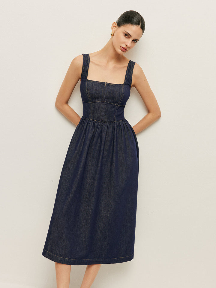 Kleid mit quadratischem Ausschnitt und Knopfleiste aus Denim