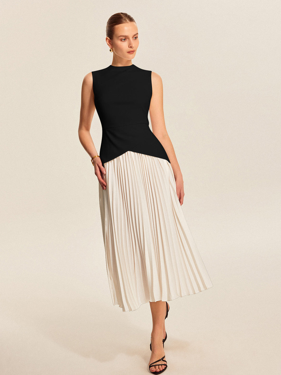 Ärmelloses Faltenkleid