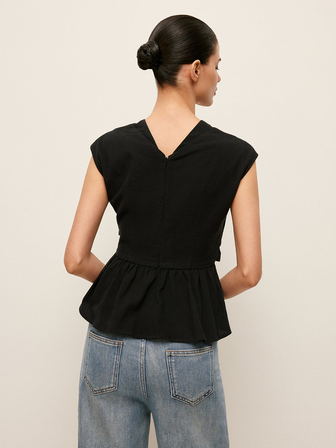 Peplum-Oberteil mit Bindeband vorne