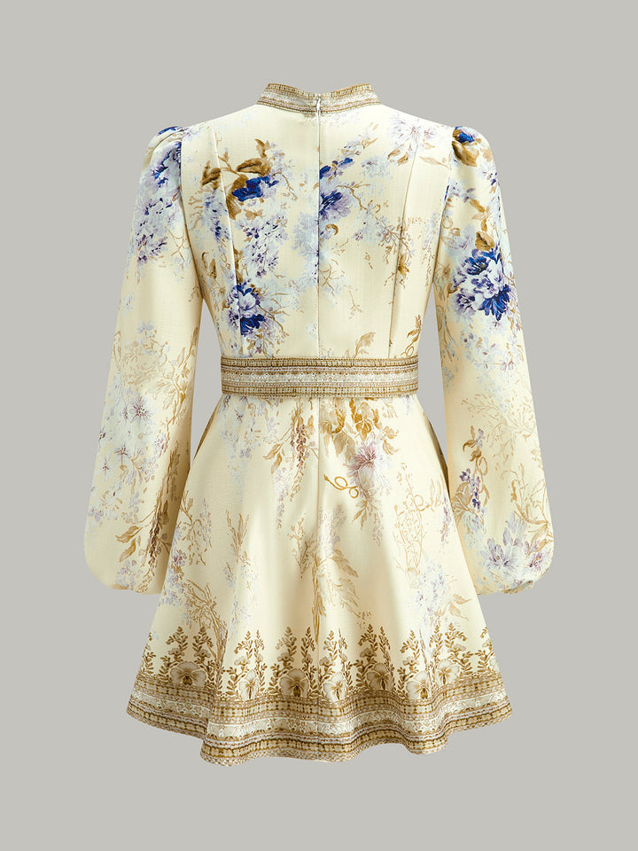 Kleid mit Blumenmuster und Puffärmeln mit Gürtel