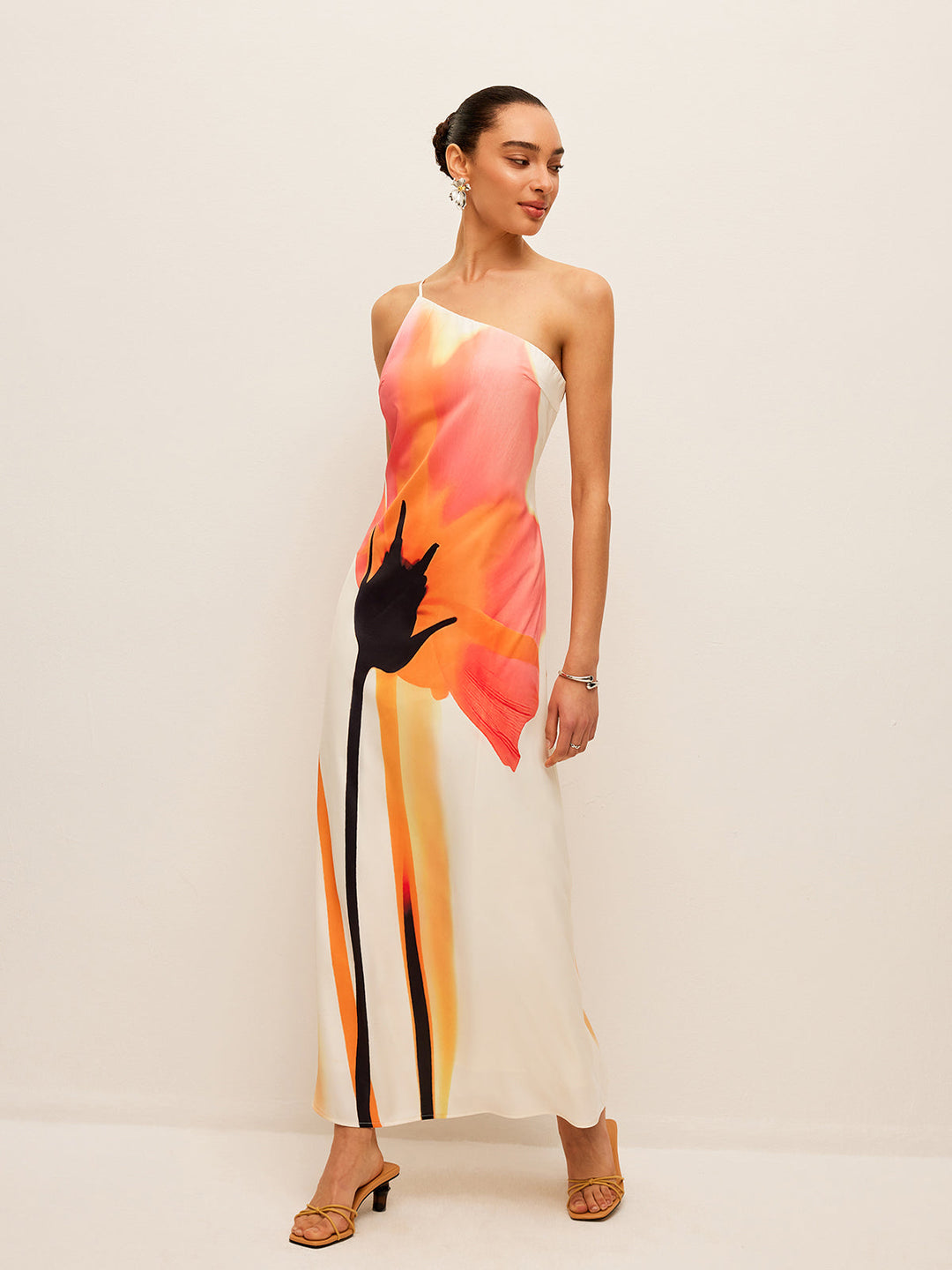 Asymmetrisches Kleid mit Blumenprint und gebundenem Rücken