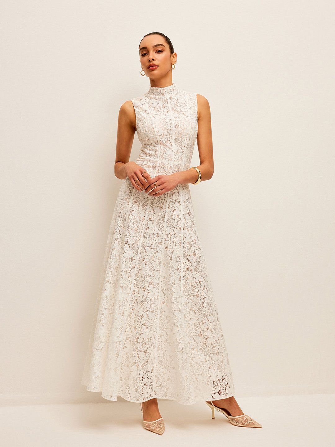 Halbtransparente Spitzenkleid