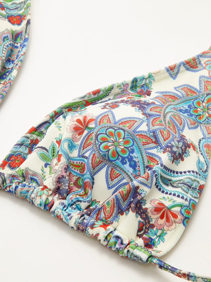 Bikini-Set mit Rückbindung und Paisley-Cover-Up