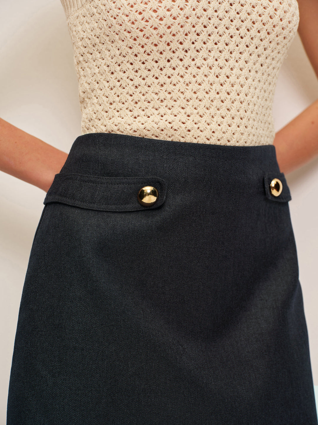 Rockdetail-Minirock mit mittlerer Taille