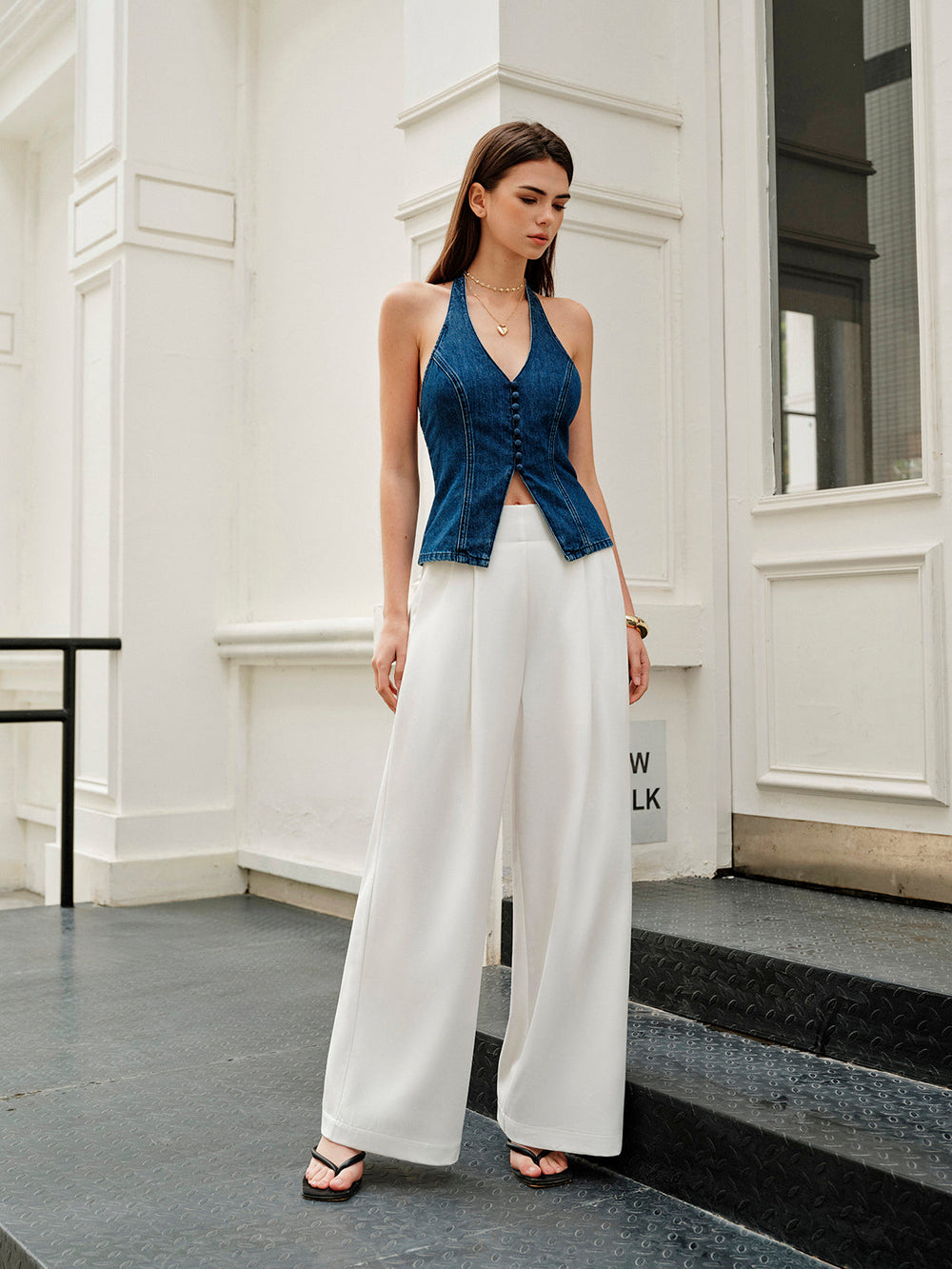 Denim-Oberteil mit Neckholder und Knopfdetail