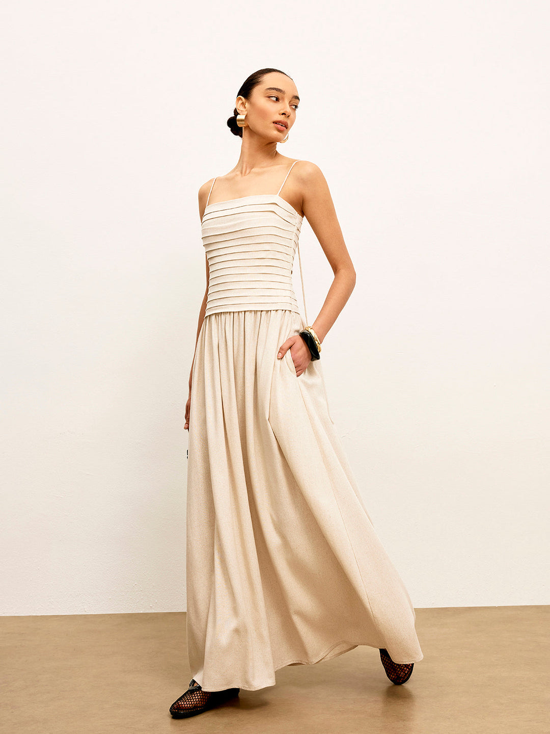 Gerafftes Cami-Kleid mit Bindeband im Rücken