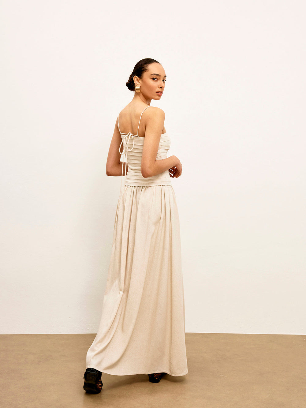 Gerafftes Cami-Kleid mit Bindeband im Rücken
