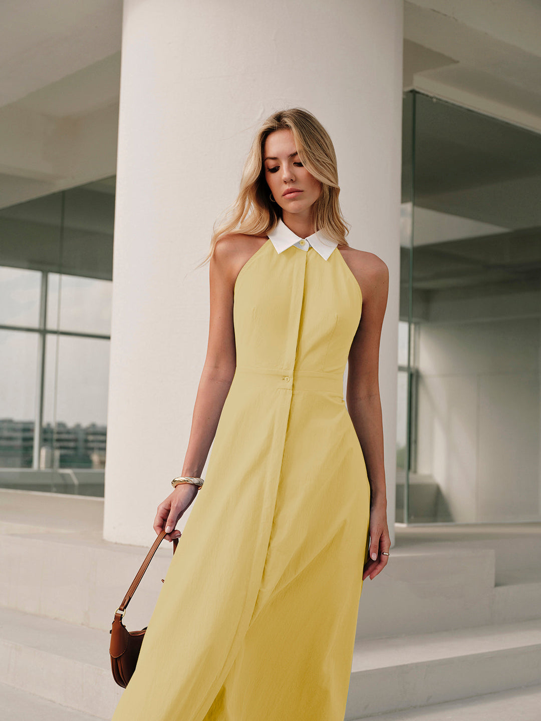 Knopf Ärmelloses Kleid mit Kragen