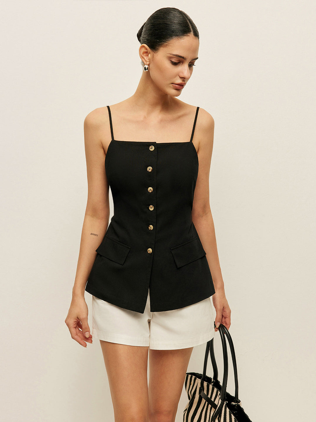 Baumwoll-Tanktop mit Knopf und Rückenschleife