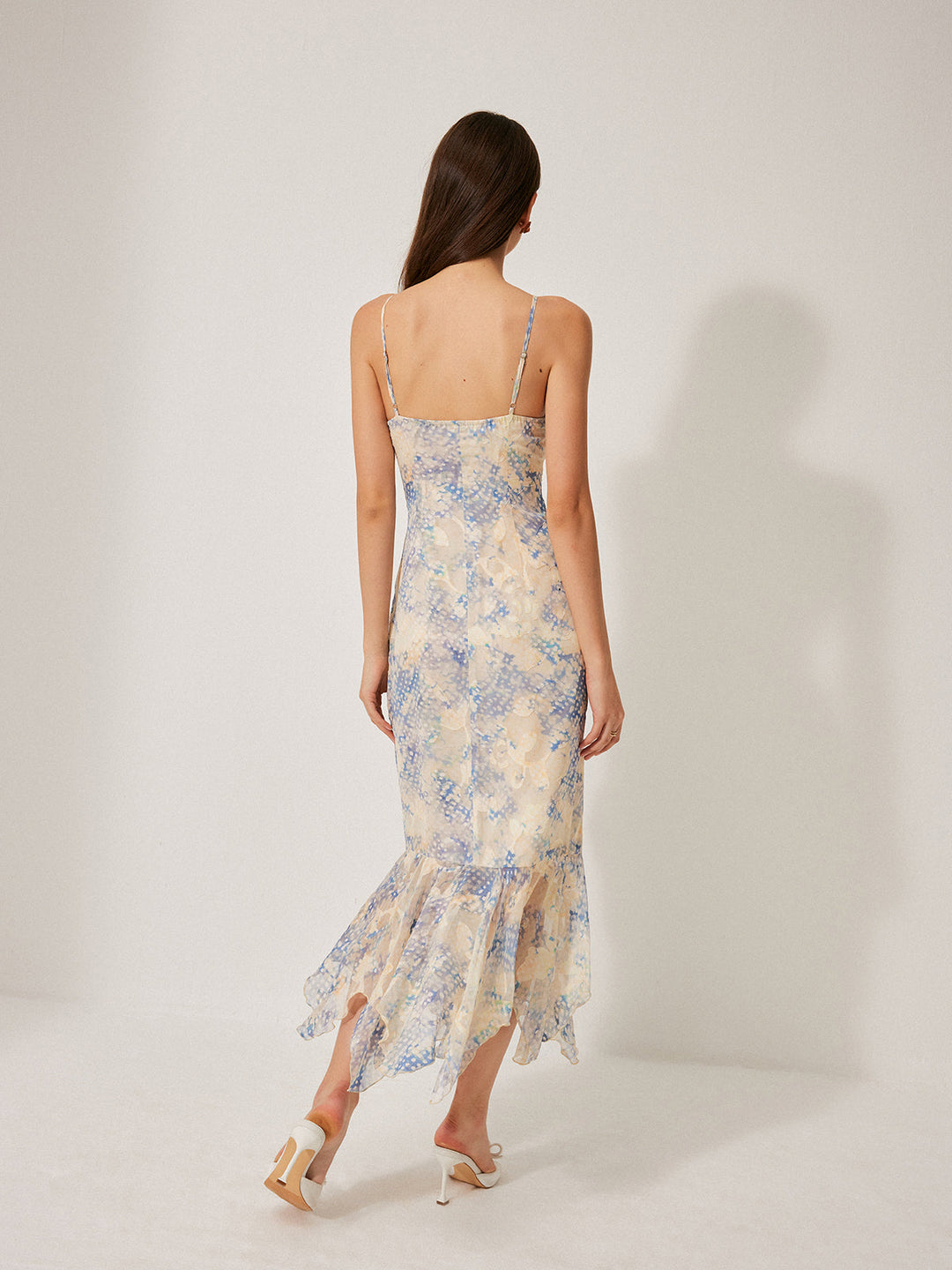 Chiffon Kleid mit Schleifenfront und ausgestelltem Saum