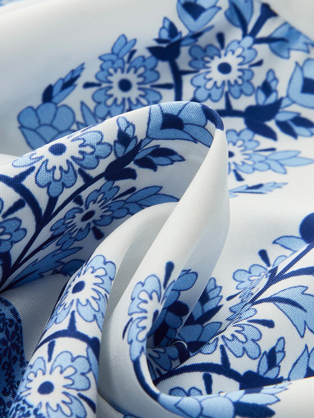 Blumenkleid mit Spaghettiträgern