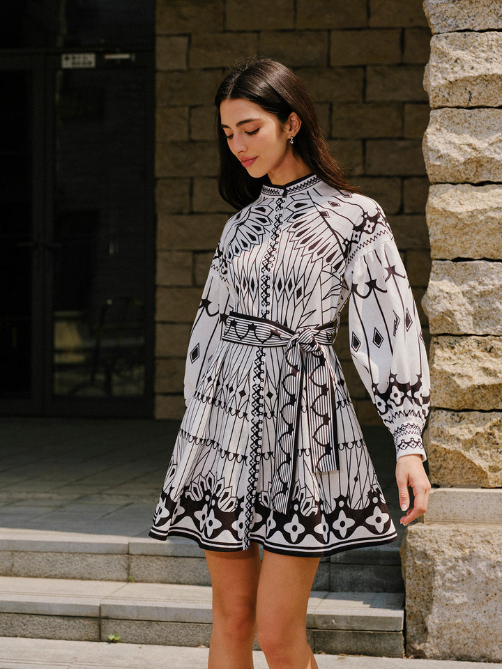 Leinenmischung Kleid mit langen Ärmeln und Gürtel