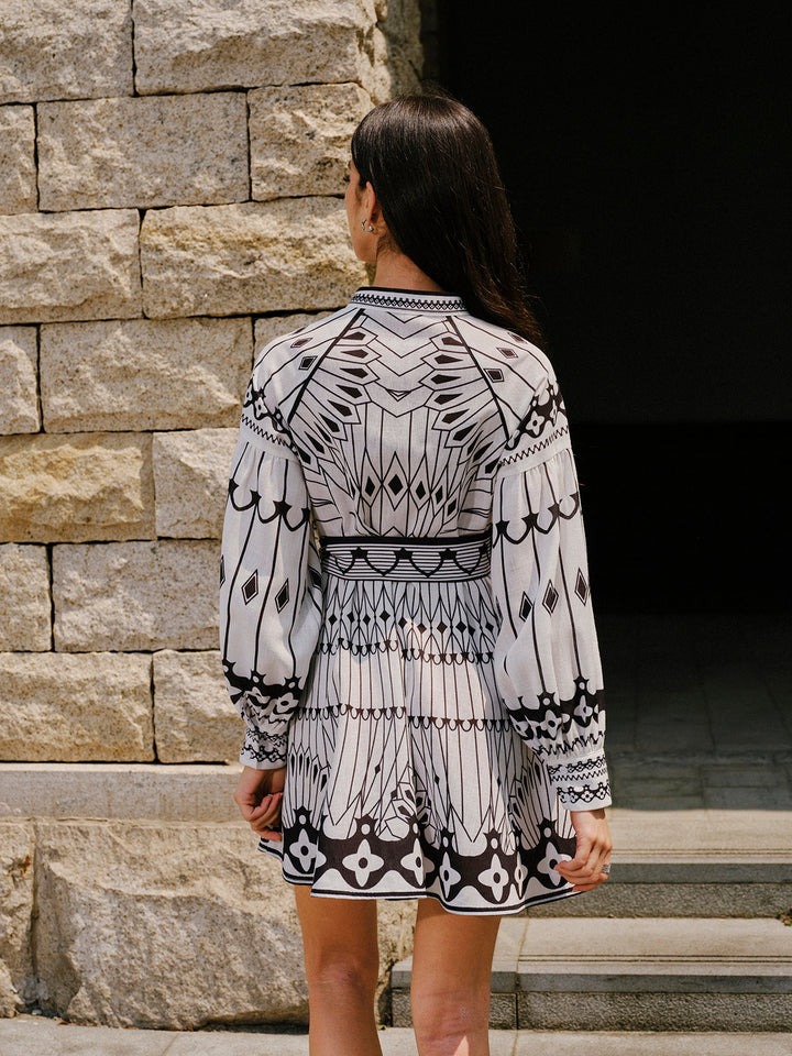 Leinenmischung Kleid mit langen Ärmeln und Gürtel