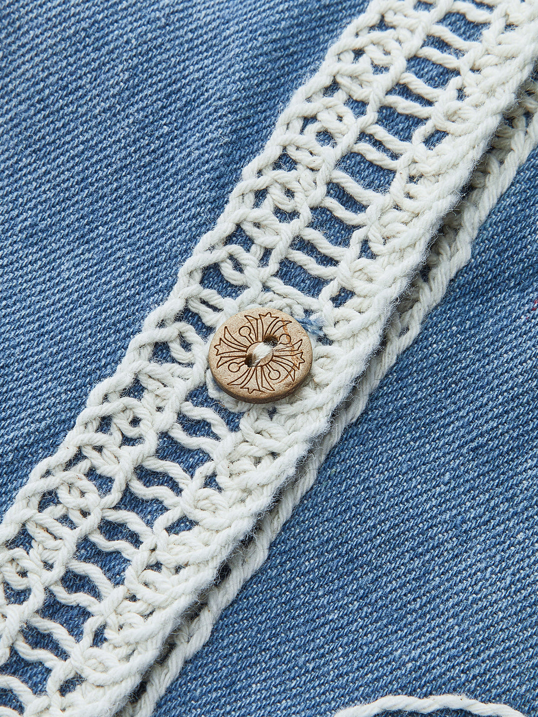 Gestickte Jeansweste mit Knopfleiste