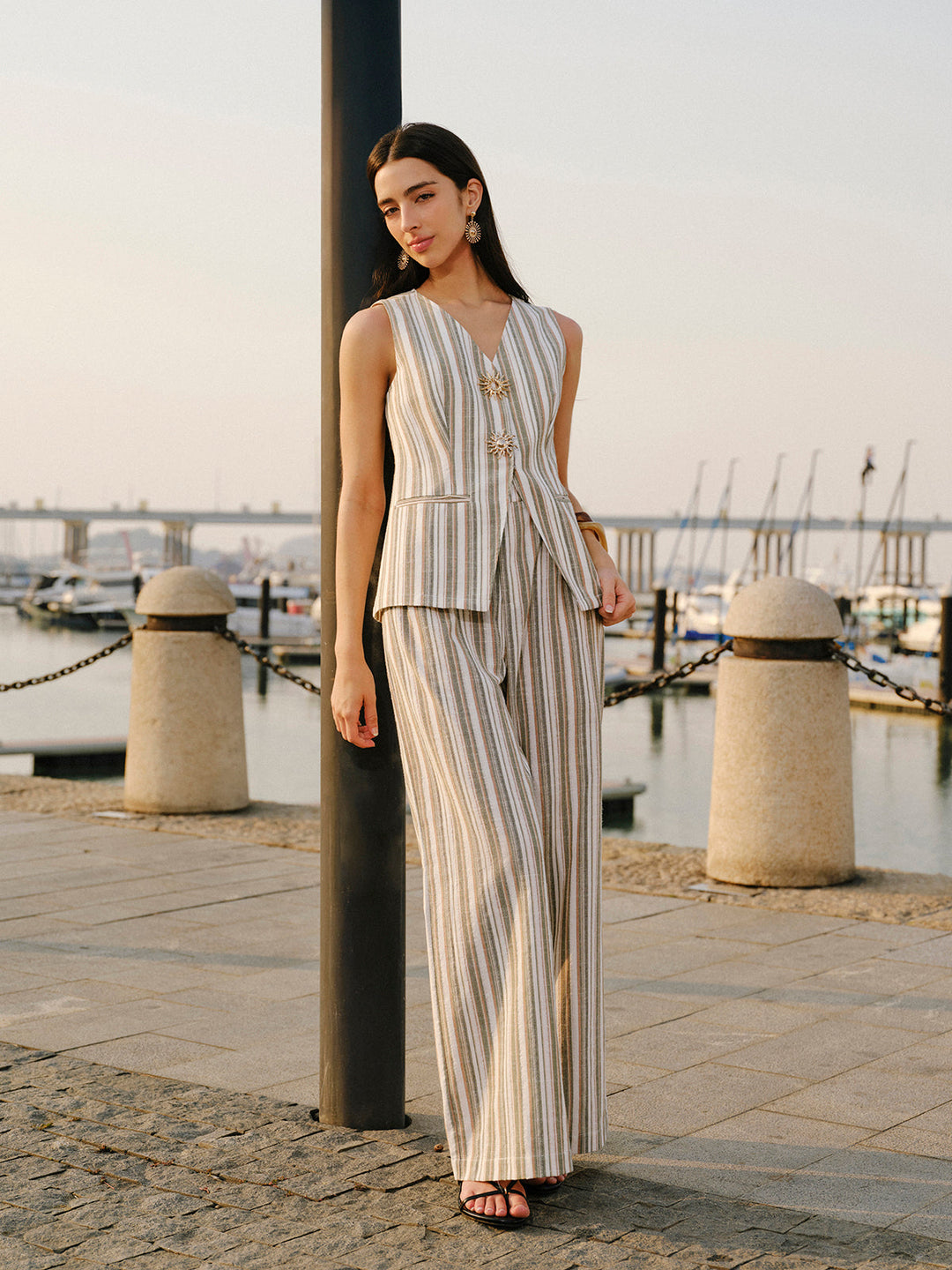 Leinen- & Baumwollhose mit mittlerer Taille und gestreiftem, weitem Bein
