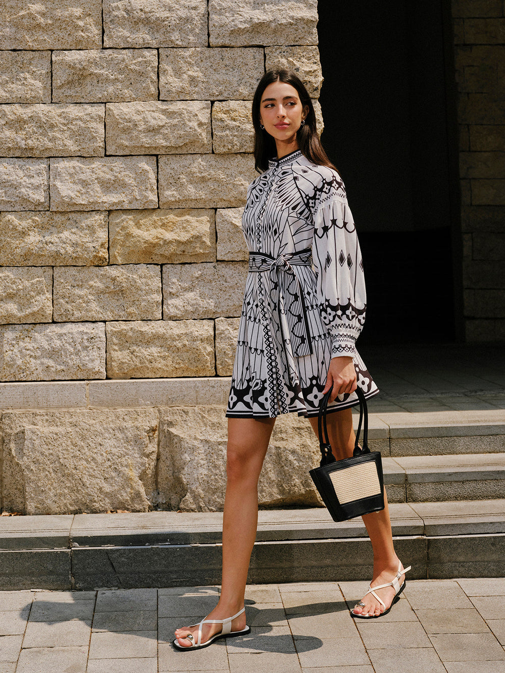 Leinenmischung Kleid mit langen Ärmeln und Gürtel