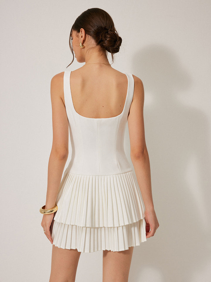 Kleid mit eckigem Ausschnitt und Falten