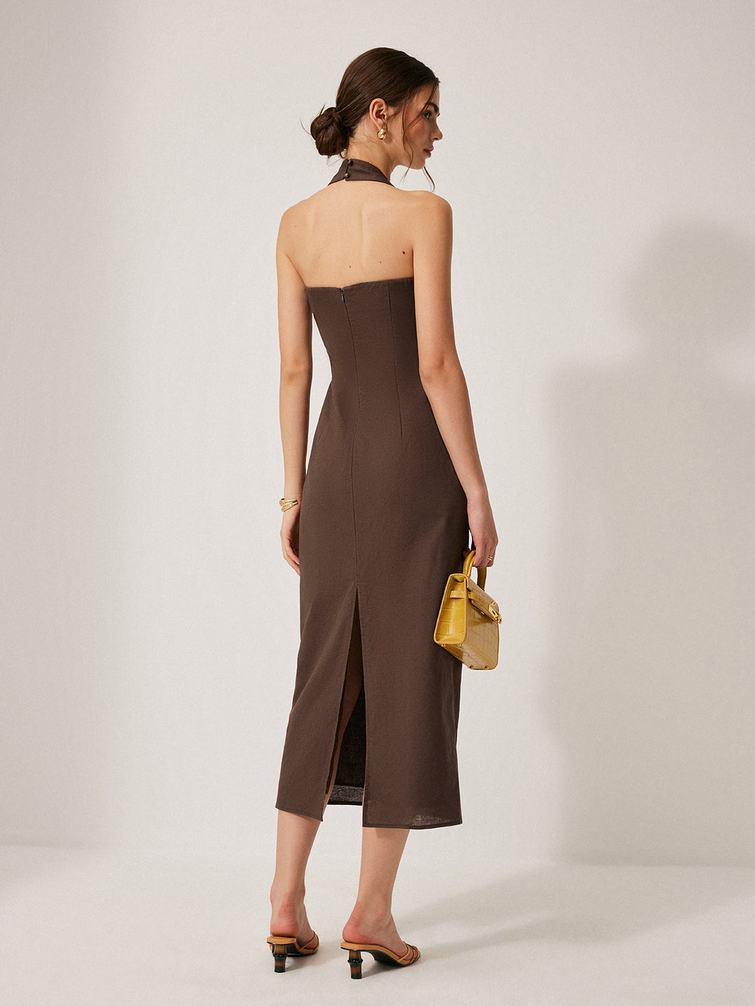 Kleid mit Neckholder und Schlitz aus Baumwolle & Leinen
