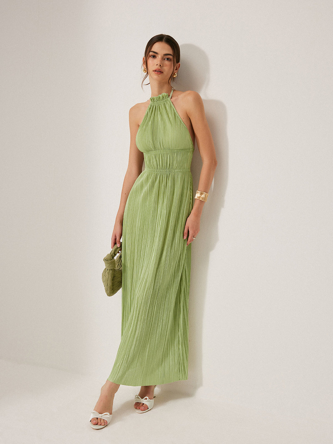 Plissiertes Neckholder-Kleid mit Rückenausschnitt