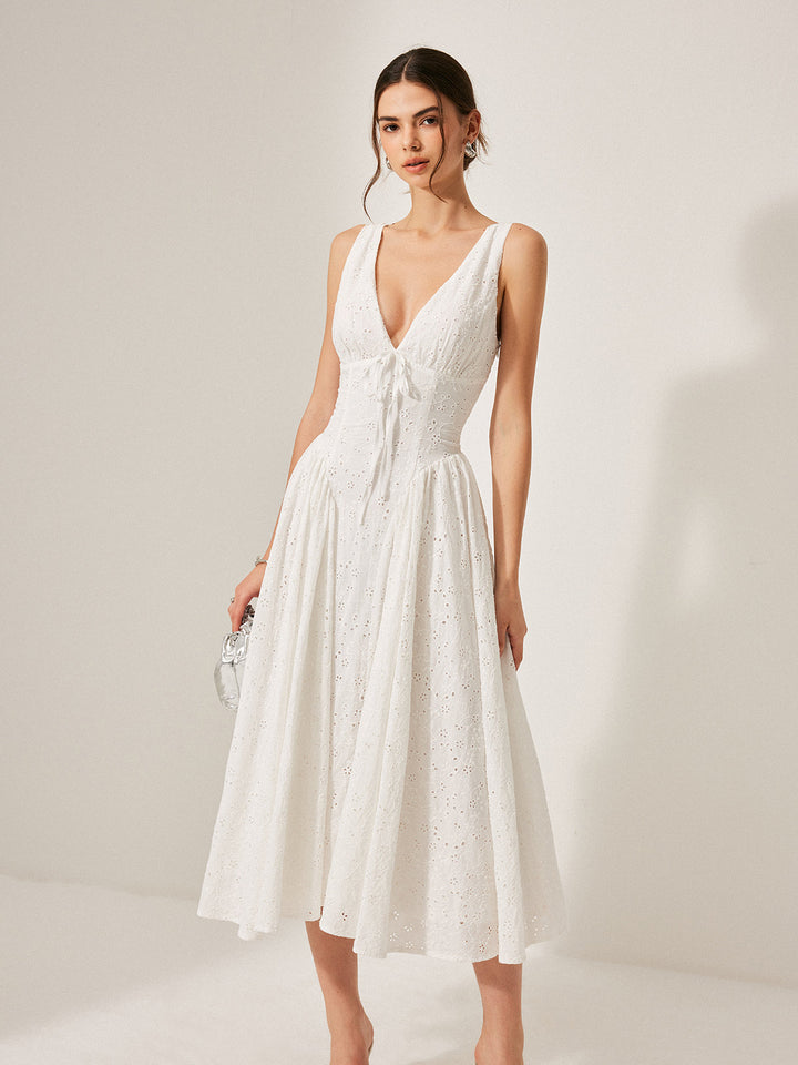 Baumwoll-Spitzenkleid mit Schnürung am Rücken