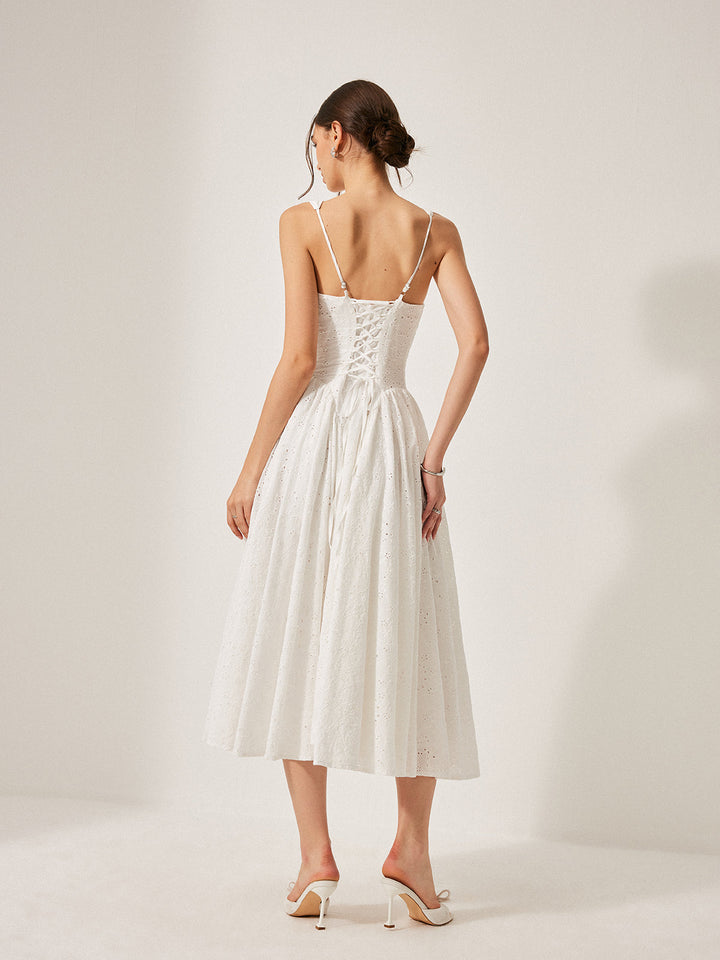 Baumwoll-Spitzenkleid mit Schnürung am Rücken