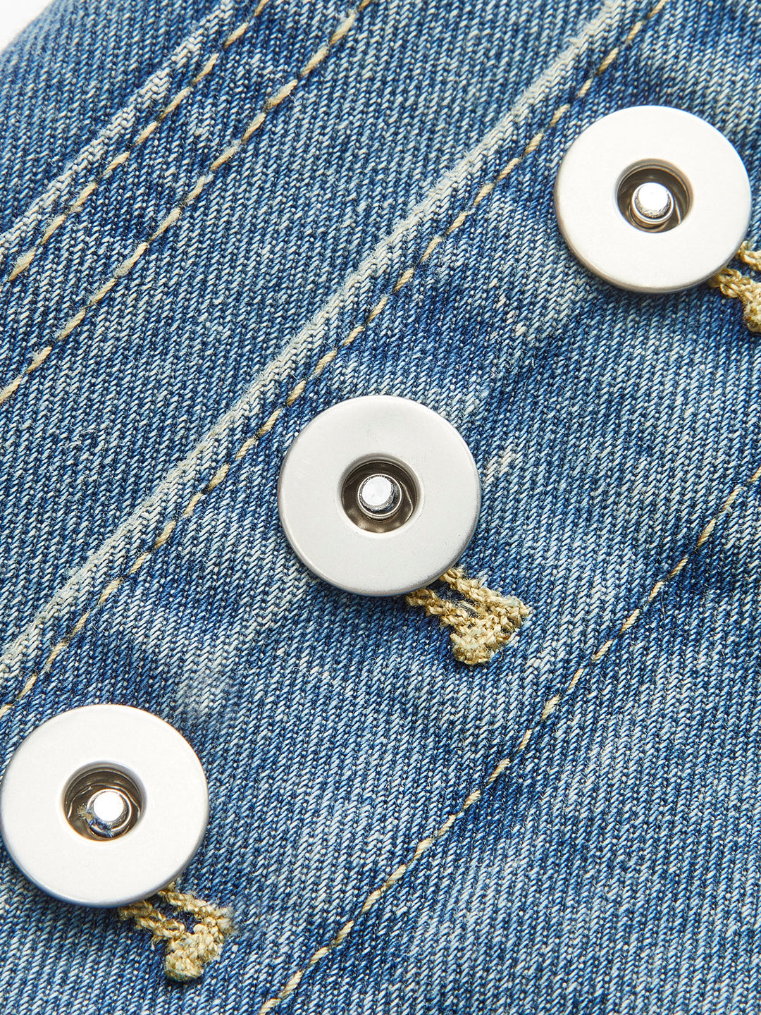 Mid-Waist Dekorationsknopf Reißverschluss Flare Jeans