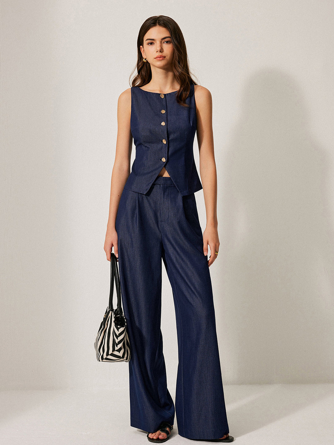 Mid-Waist Pocket Detail Hose