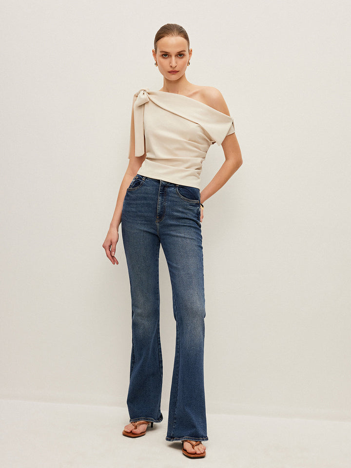 One-Shoulder-Oberteil mit Schleifendetaill