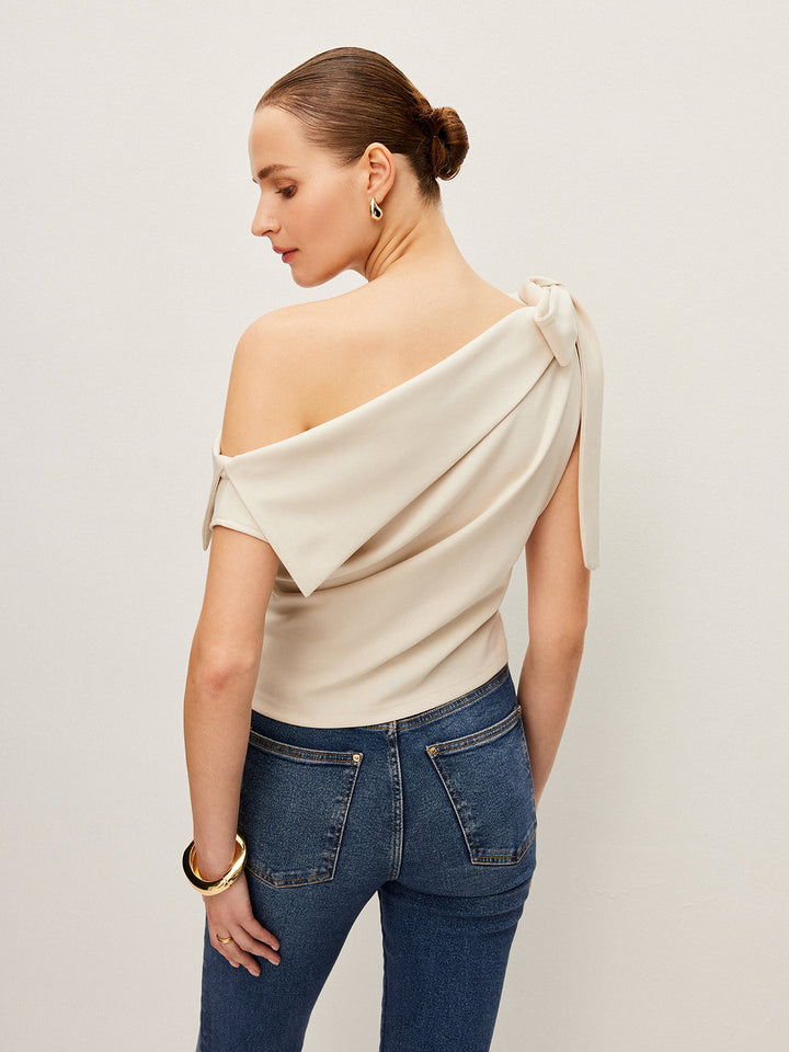 One-Shoulder-Oberteil mit Schleifendetaill