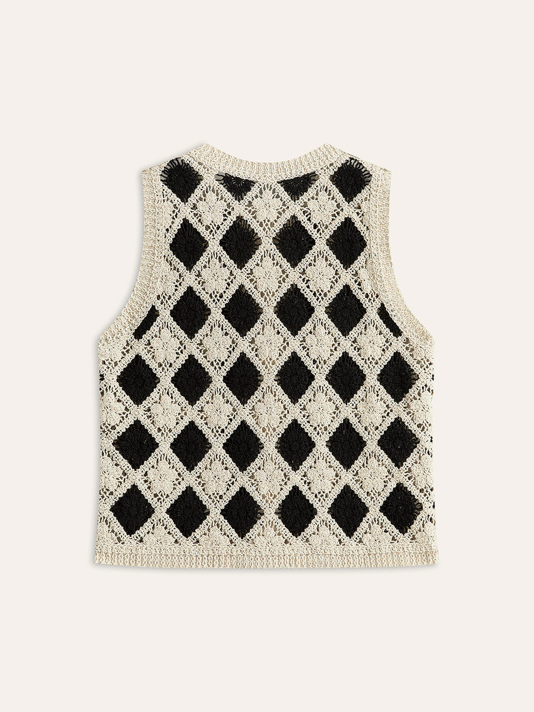 Gestrickte Weste mit eingesticktem Rautenmuster