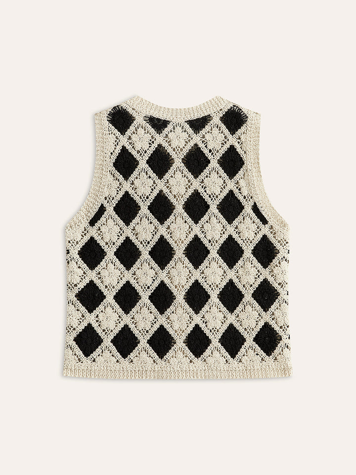 Gestrickte Weste mit eingesticktem Rautenmuster