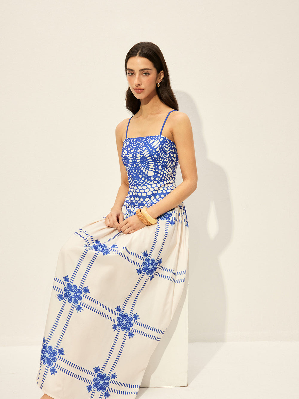 Bedrucktes Kleid mit verstellbaren Spaghettiträgern und Reißverschluss