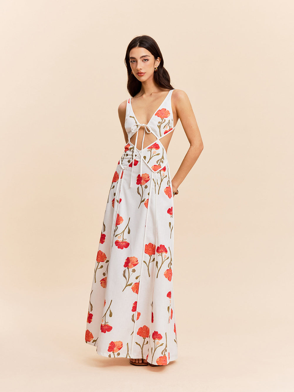 Florales Kleid mit Cut-Out und Bindeband am Rücken