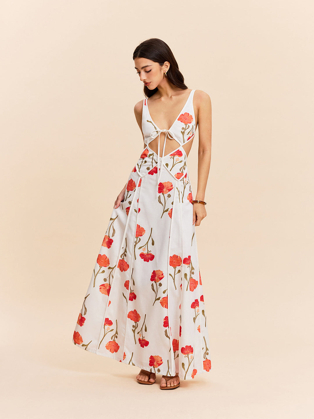 Florales Kleid mit Cut-Out und Bindeband am Rücken